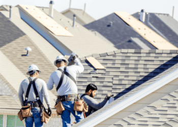 How to Choose Roof Installation Services for Your Hutto Home